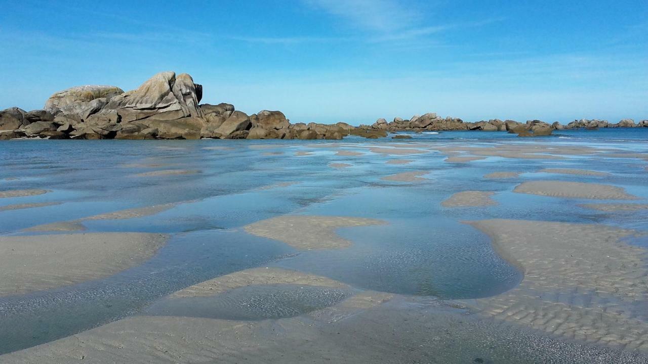 La Grange Aux Lievres, Gites Kerdoel Cléder Exteriör bild